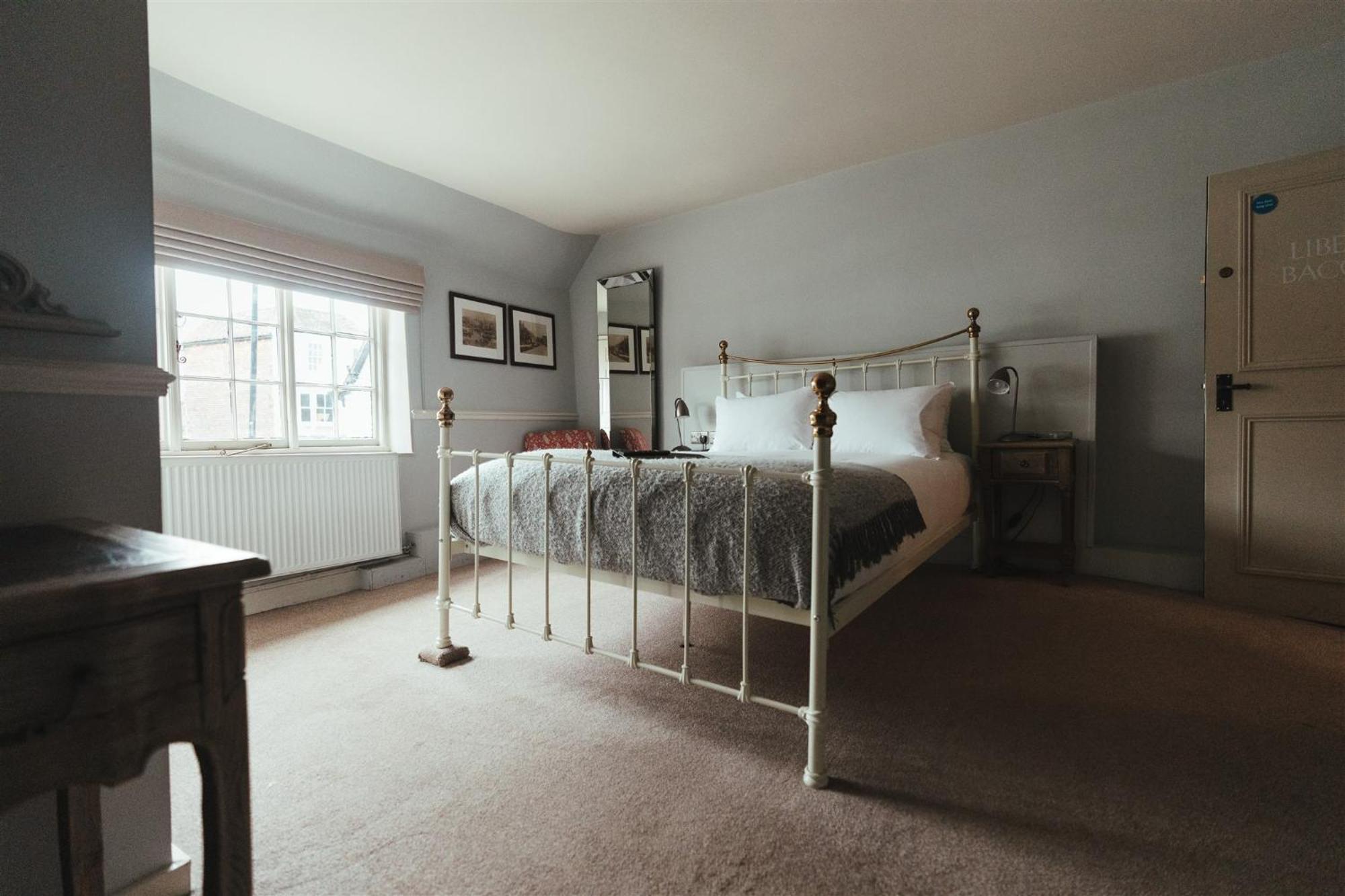 The Woolpack Hotel Тентерден Экстерьер фото